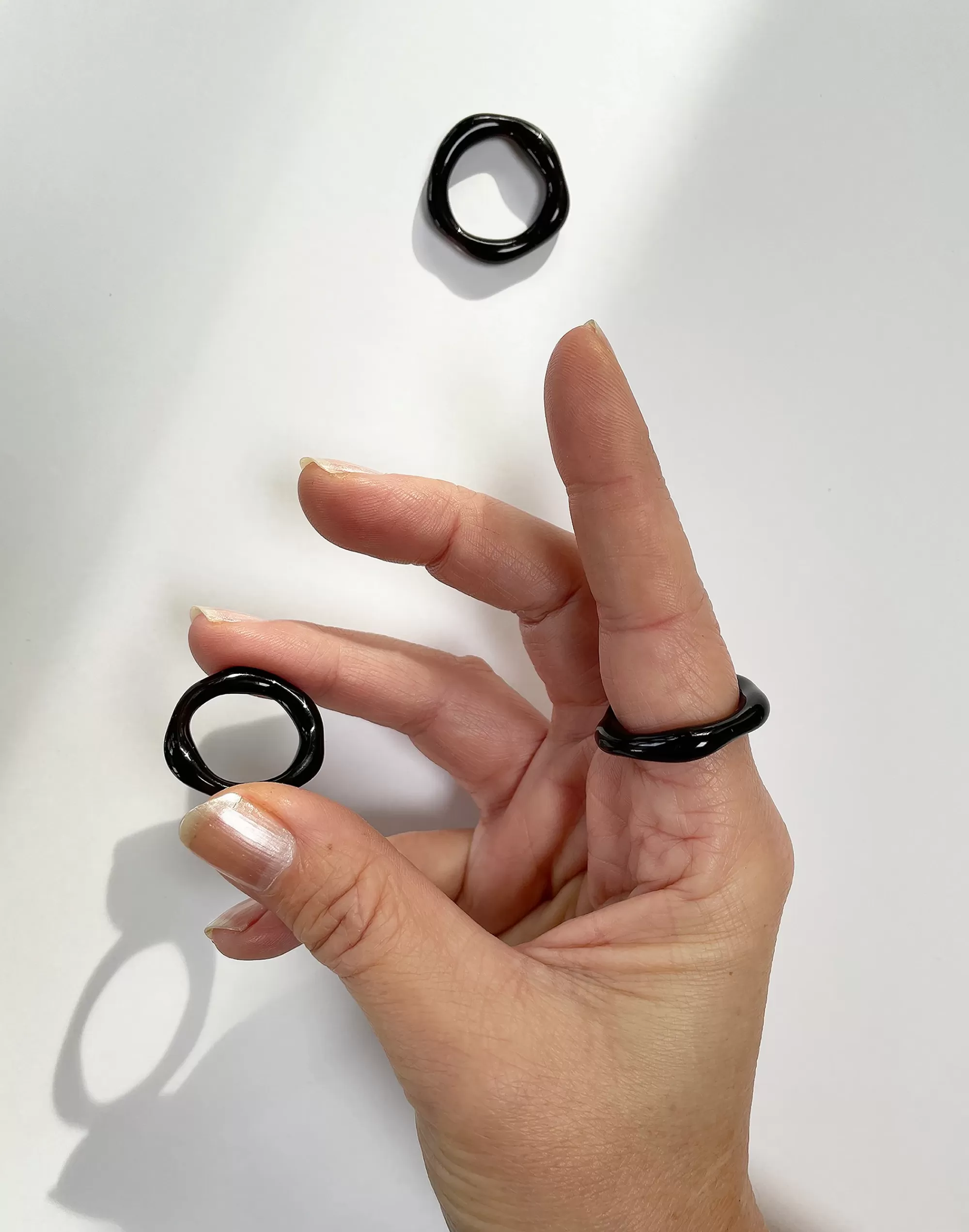 Madewell Rings>Arensbourg Organic Band Glass Ring Black