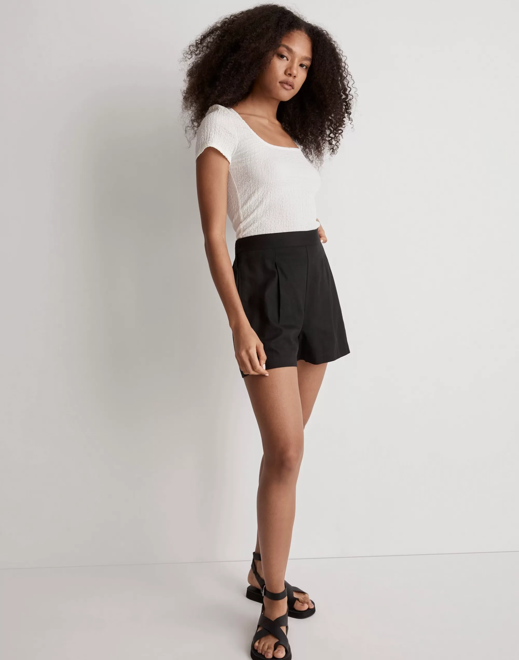 Madewell Shorts>Clean Pull-On Shorts In Linen-Cotton Black Coal