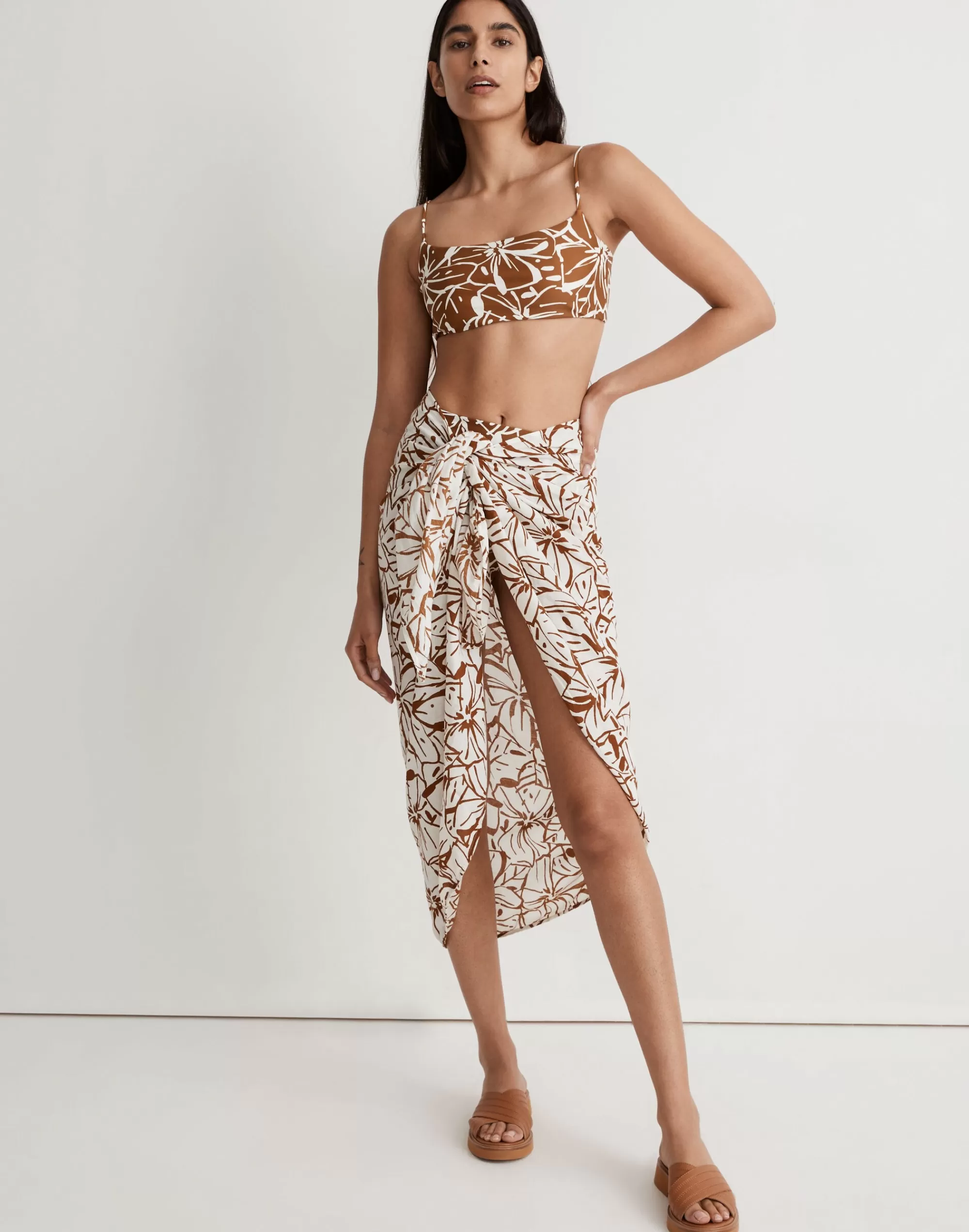 Madewell Swim>Crinkle Cotton Sarong In Abstract Flora Lighthouse Sepia