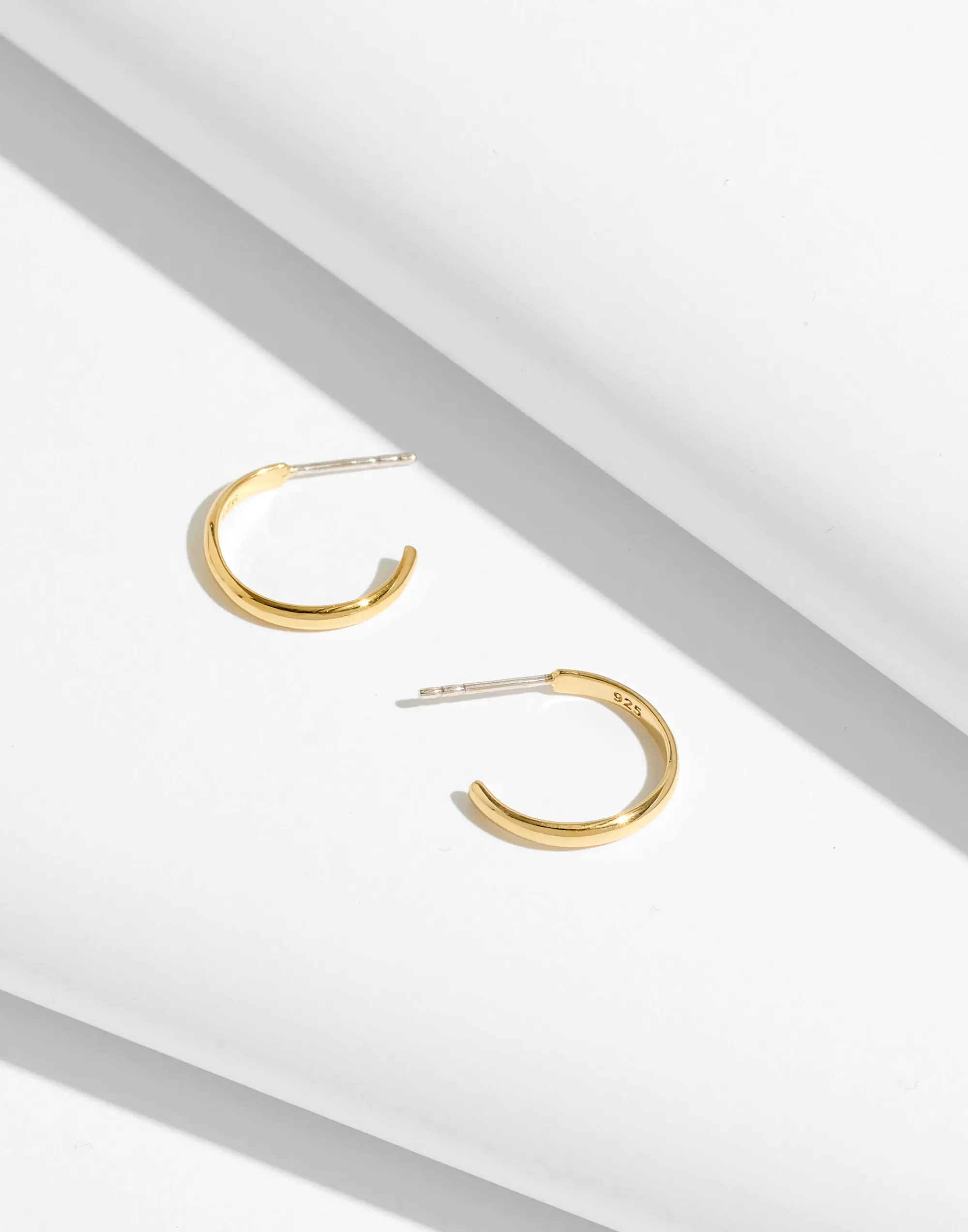 Madewell Jewelry>Delicate Collection Demi-Fine 14K Plated Small Hoop Earrings 14K Gold