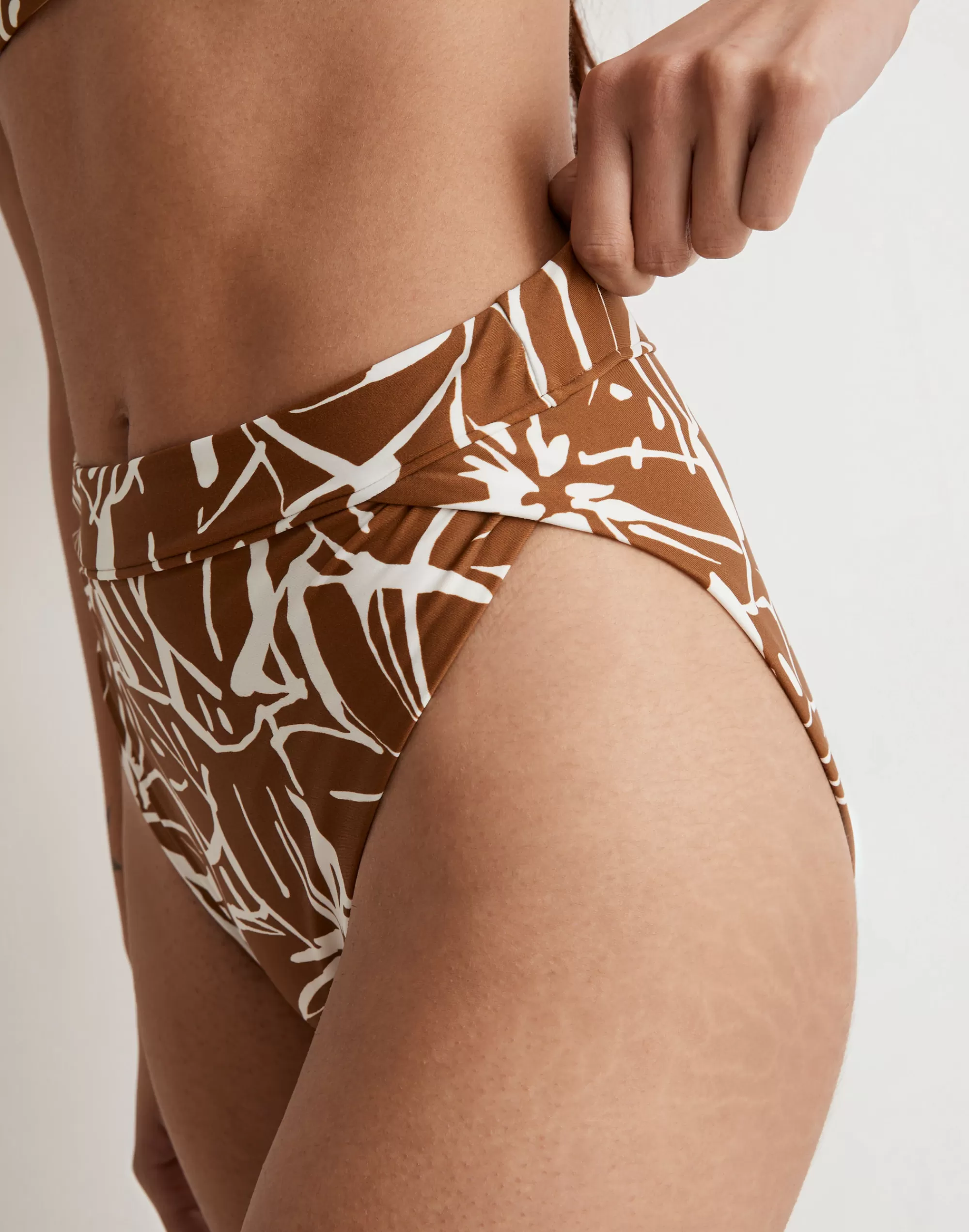 Madewell Swim>High-Rise Crossover Bikini Bottom In Abstract Flora Sepia