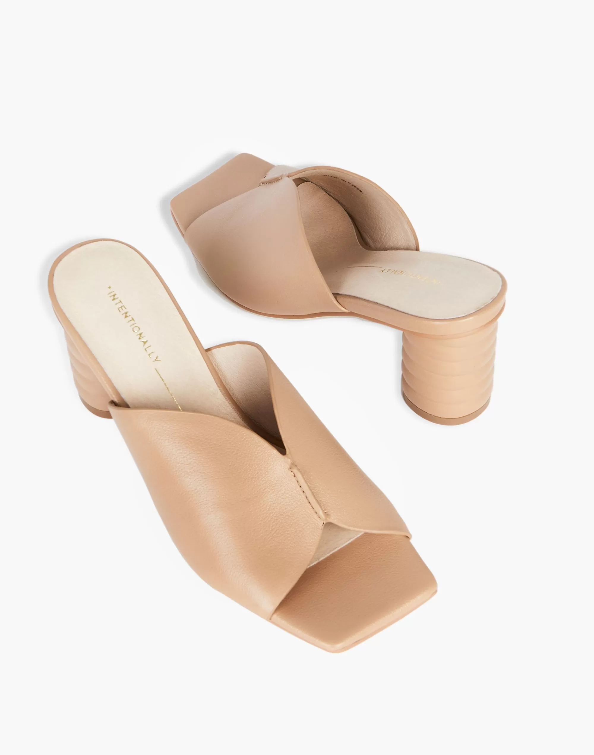 Madewell Heels>Intentionally Blank Leather Kamika Mules In Clay Nude