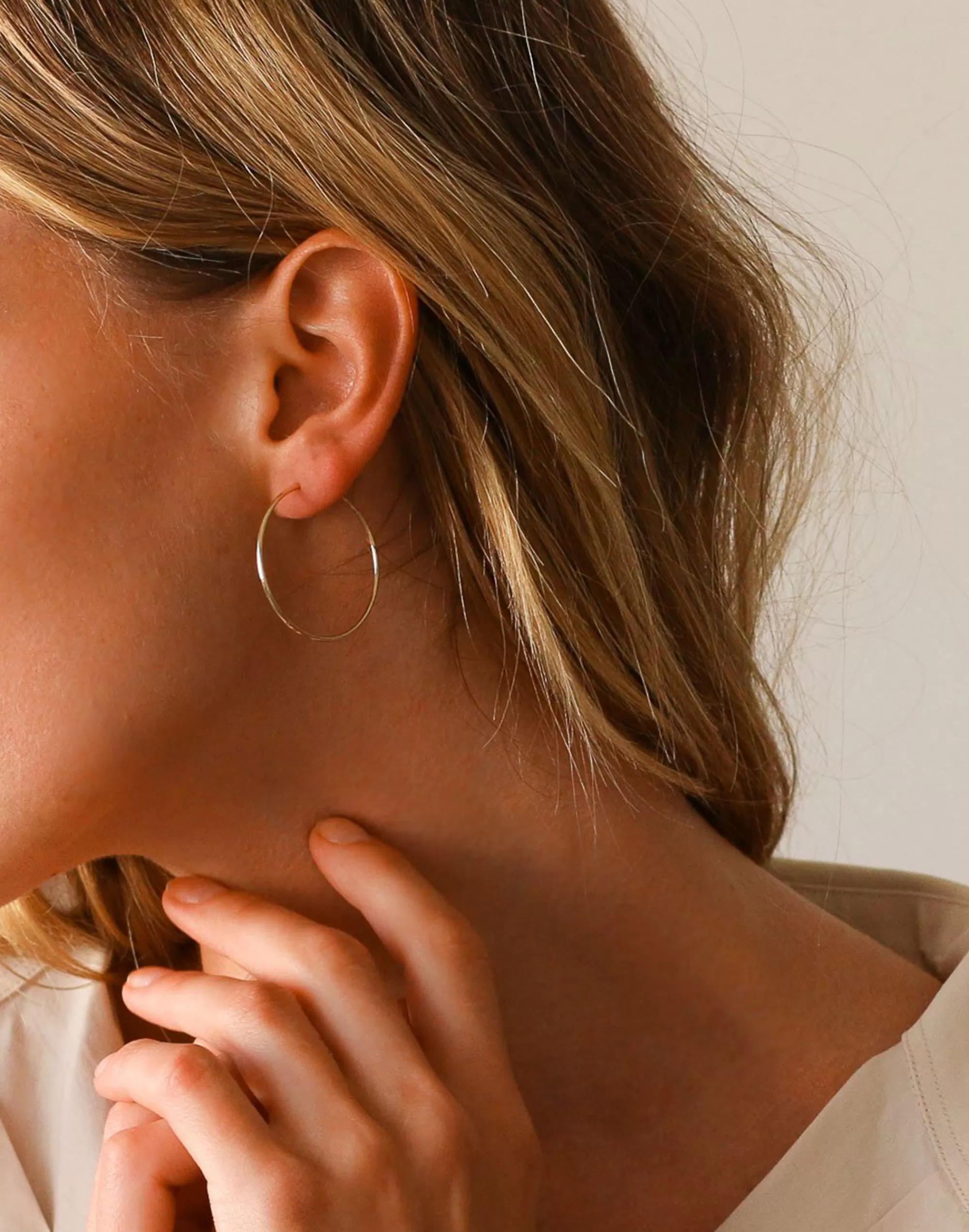 Madewell Earrings>Lightweight Hoop Earrings - Large Gold