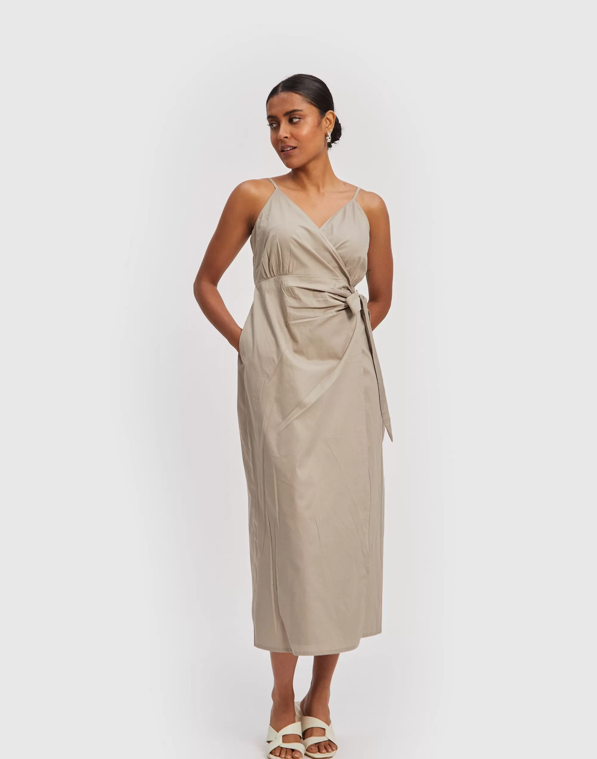 Madewell Dresses>Reistor Strappy Wrap Dress Sand