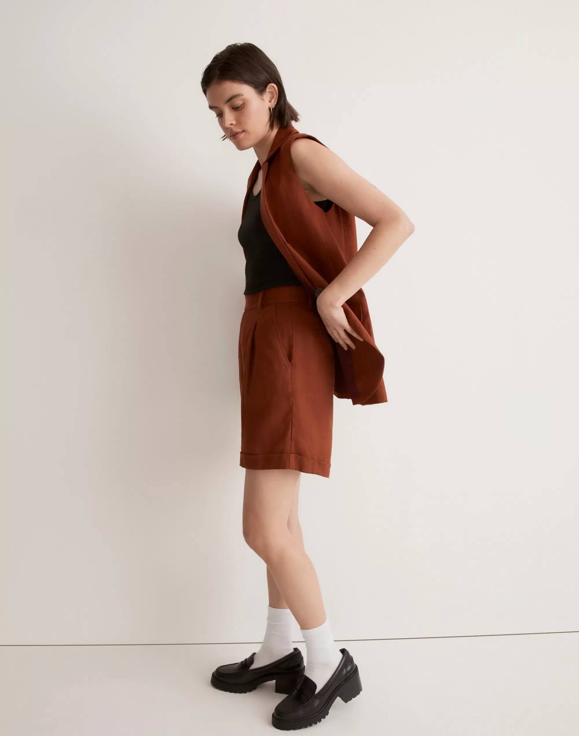 Madewell Shorts>The Harlow Short In 100% Linen Dusty Redwood