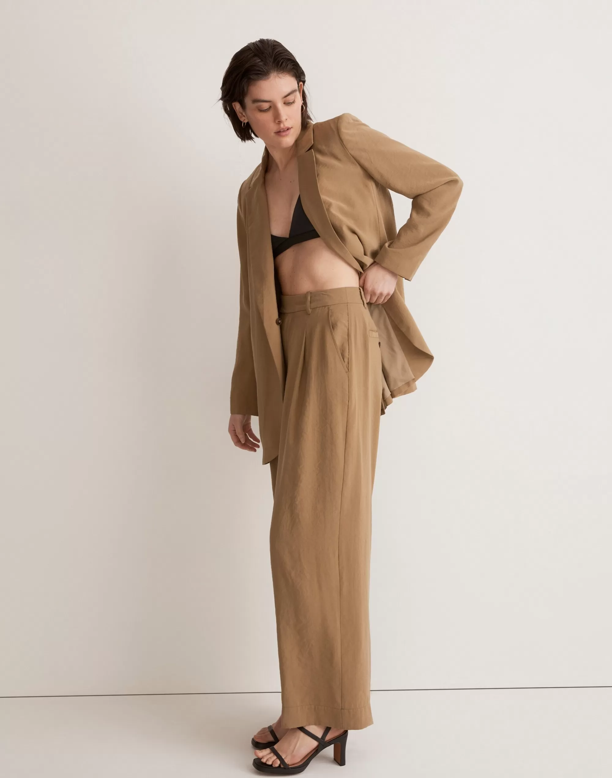 Madewell Suits>The Harlow Wide-Leg Ankle Pant In Softdrape Tawny Olive