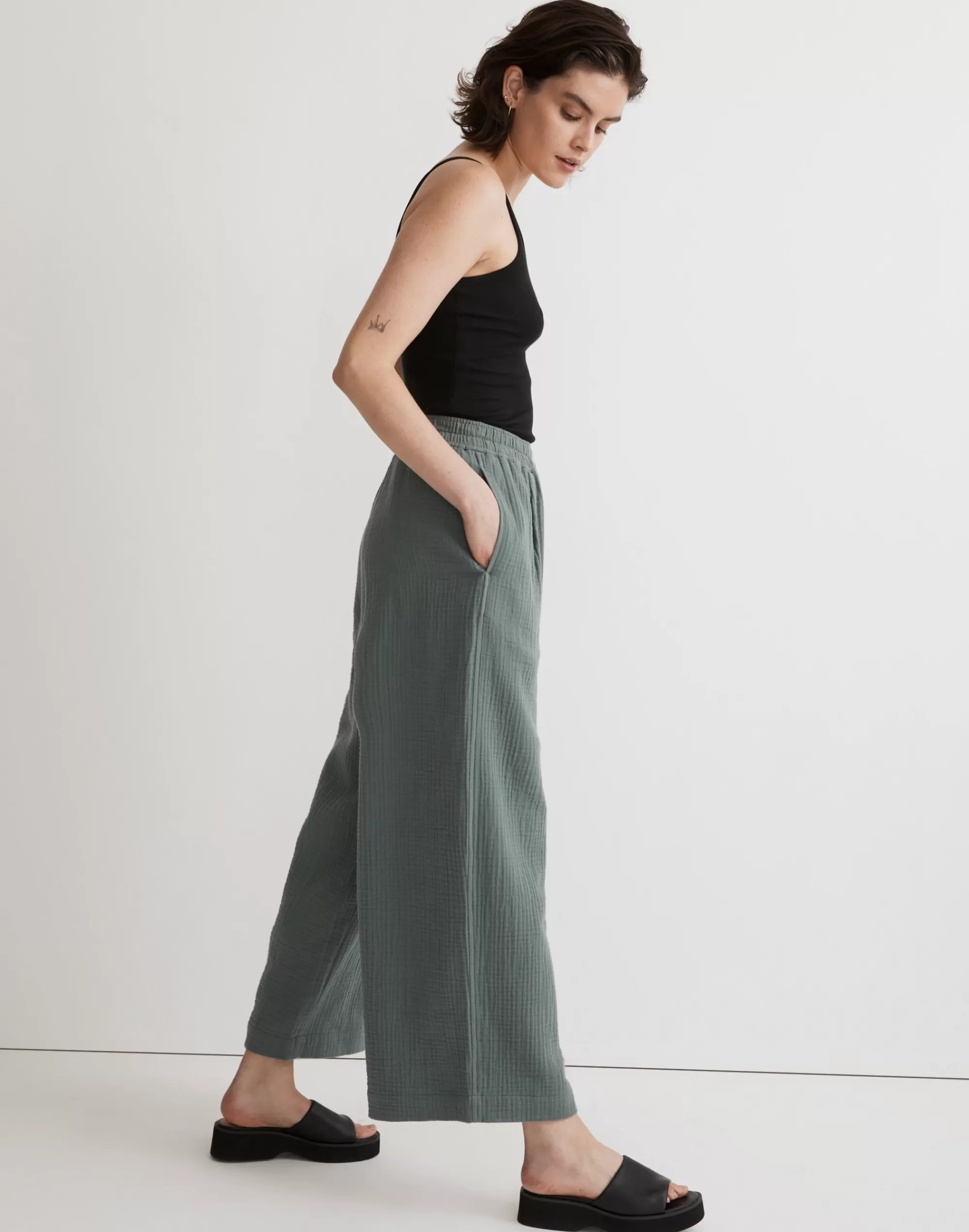 Madewell Pants>The Untailored Wide-Leg Crop Pant In Lightspun Architect Green