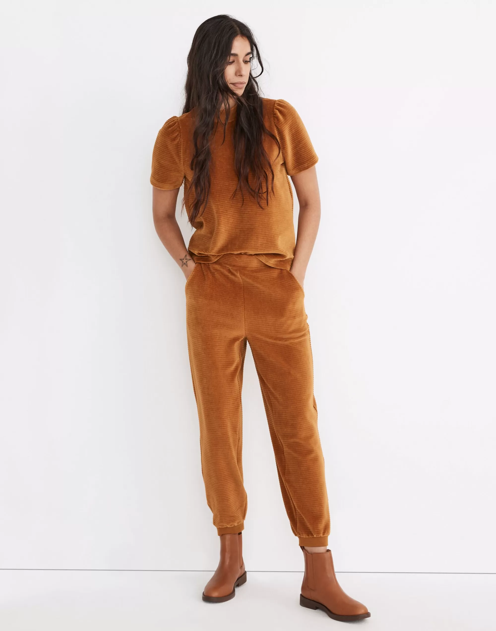 Madewell Sweatshirts & Sweatpants>Velour Corduroy Relaxed Sweatpants Acorn