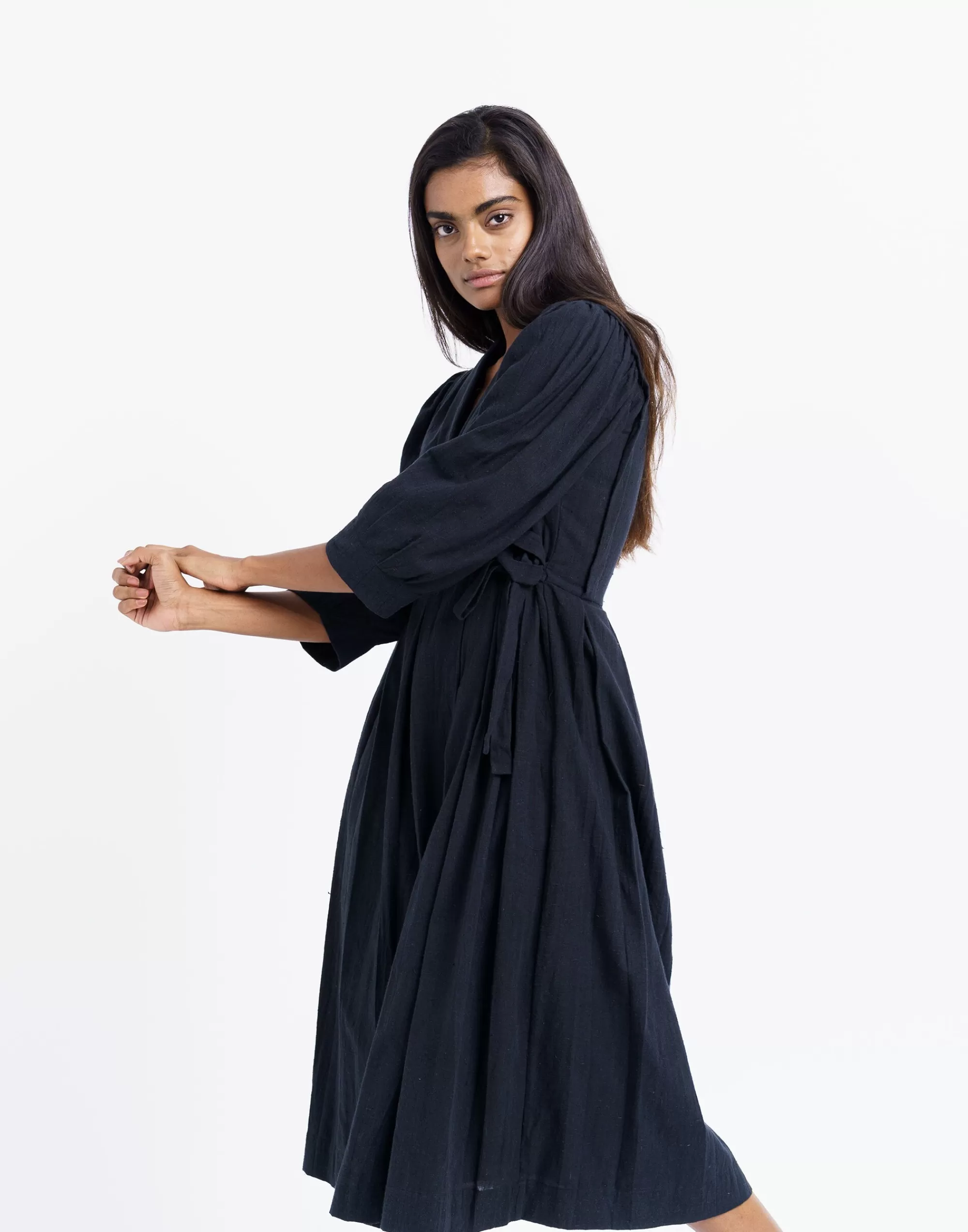 Madewell Dresses>World Of Crow Iconic Wrap-Around Midi Dress Black